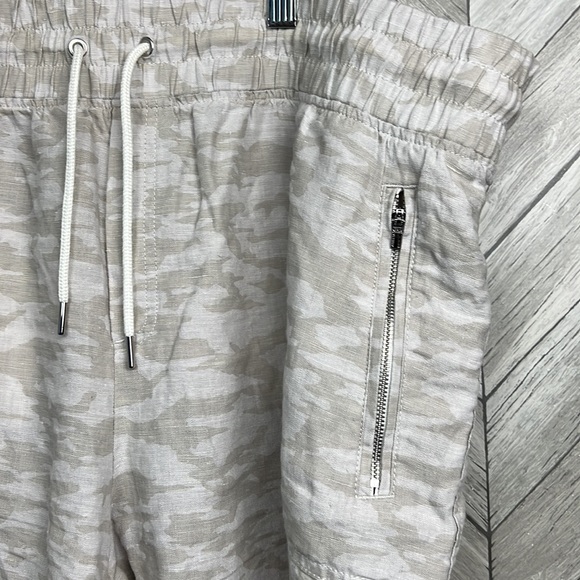 Athleta Cabo Tide Linen Jogger Pants Neutral Camo Print Size 24 - Picture 3 of 8